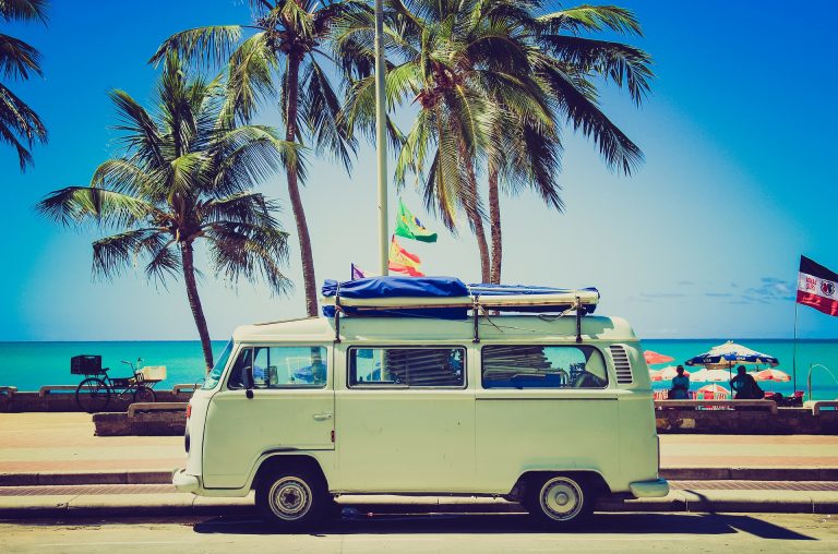 Two Digital Nomads That Aren't Frauds: Nomadic Hustle and My Latin Life