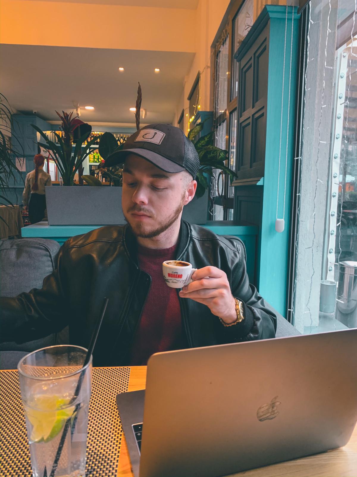 how to access your money when traveling abroad